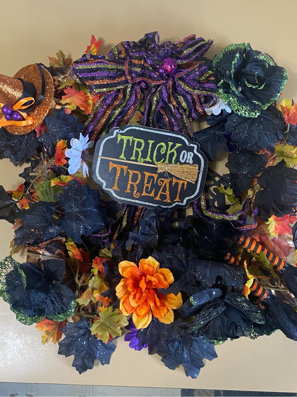 Festive Halloween 'Trick or Treat' Wreath - Black & Orange